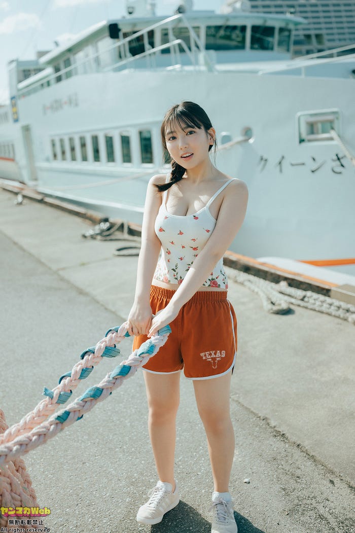 沢口愛華(C)前康輔/ヤンマガWeb