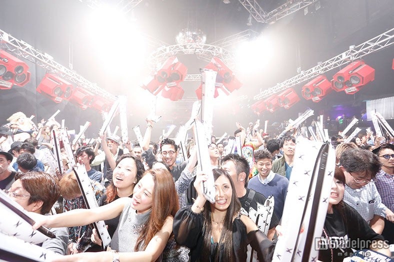 盛り上がる会場