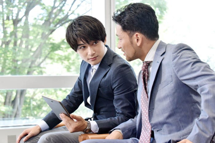 吉沢亮・山根和馬/「サバイバル・ウェディング」第3話より(C)日本テレビ