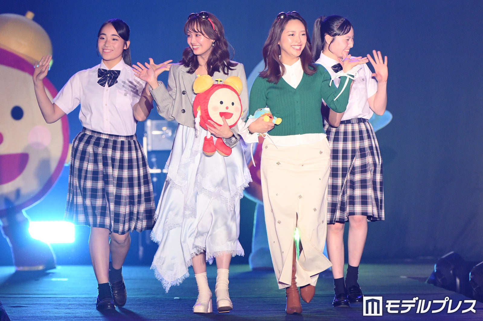 井上清華、高木晴菜（C）モデルプレス