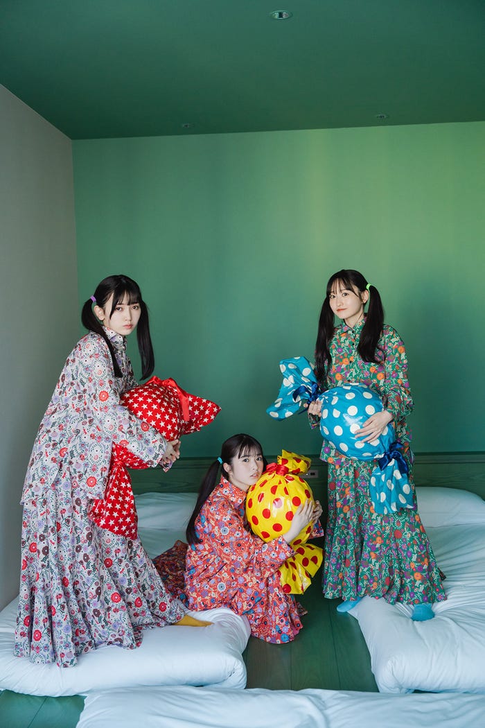 池田瑛紗、小川彩、一ノ瀬美空(撮影:HIROKAZU/東京ニュース通信社刊)