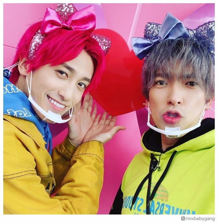 EXIT、テーマパークカチューシャ姿に「可愛い」「髪色と合ってる」の声