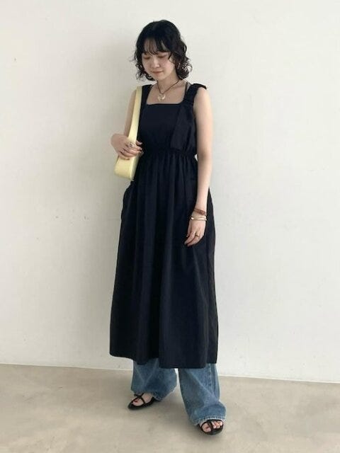 ブラック　コーデ　黒　夏