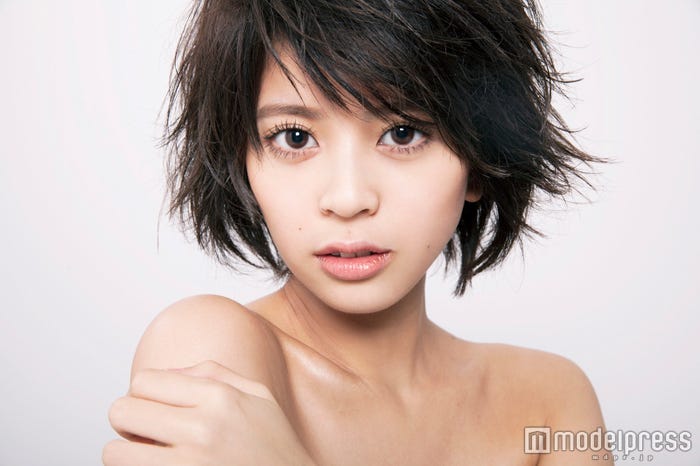 高田引越センターTVCM「グラビア篇」に出演し、注目を集める吉崎綾(画像提供:所属事務所)