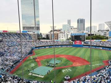 神奈川大会決勝 試合開始が遅延 強力な雨雲接近でマウンドとホームにシート 雷鳴轟きスタンドざわつく 横浜は織田翔希投手が先発