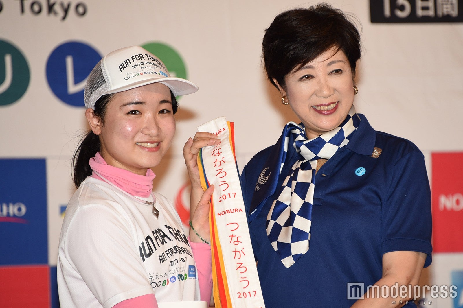 （右）小池百合子東京都知事（C）モデルプレス