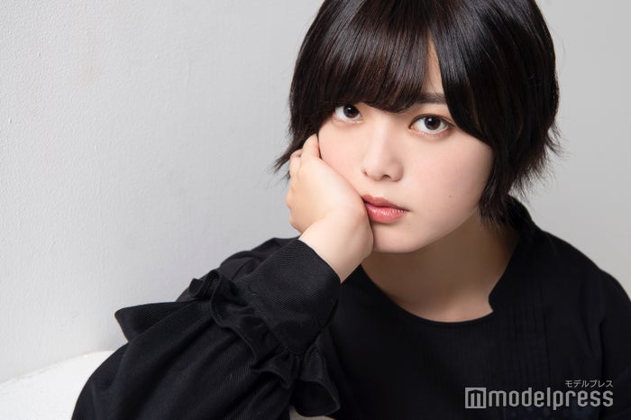 欅坂46平手友梨奈 単独インタビュー カメラを向けられるとピースしてしまう理由 北川景子と今でもline 自分を高めるために理想とする関係 響 Hibiki モデルプレス