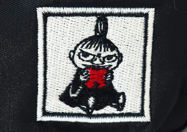 MOOMIN［ムーミン］10ポケット付き！軽量ショルダーバッグのリトルミイは刺繍