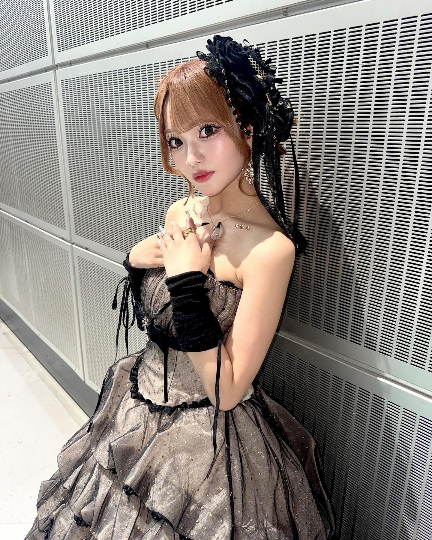 「今日好き」倉八音羽、ビッグTシャツから美脚スラリ「スタイル良すぎ」「ツインテールリボンも可愛い」と反響