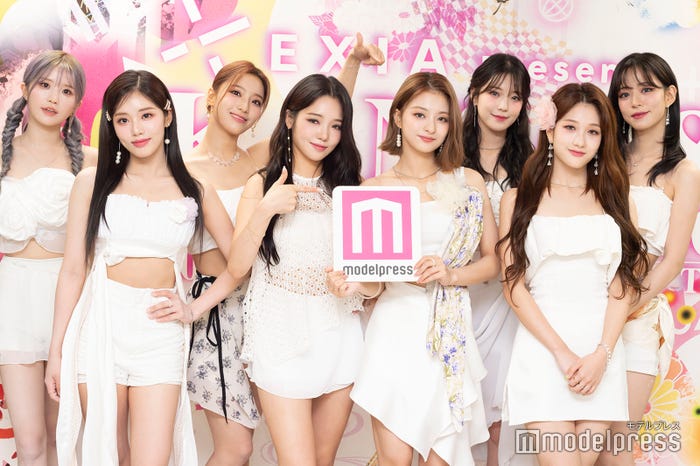 fromis_9(後列左から)ハヨン、セロム、ジホン、チェヨン(前列左から)ジウォン、ジソン、ナギョン、ソヨン(C)モデルプレス