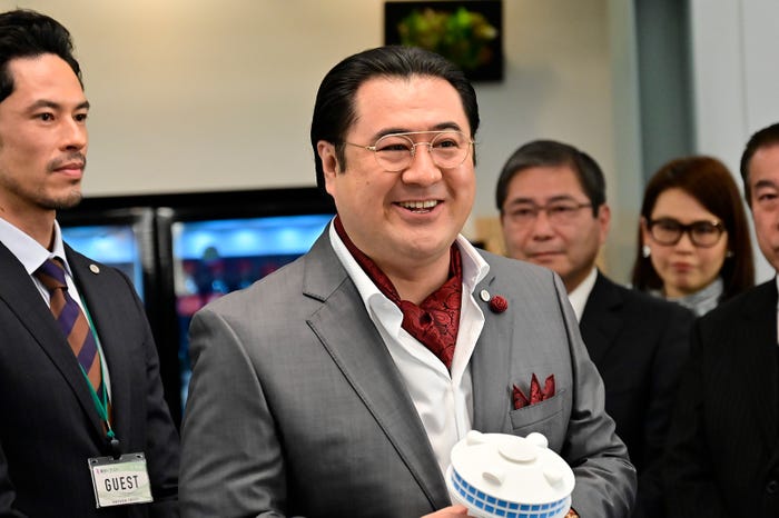 小手伸也 「恋はDeepに」第2話より(C)日本テレビ