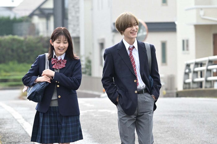 久間田琳加、塩野瑛久「ブラザー・トラップ」第2話より(C)「ブラザー・トラップ」製作委員会