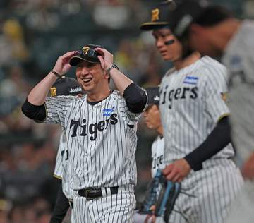 阪神 藤川球児監督が満面の笑み 会見で「みんな元気でどんちゃんどんちゃんやっている」昇格即スタメン起用のベテランを評価「雰囲気もよくなりますね」