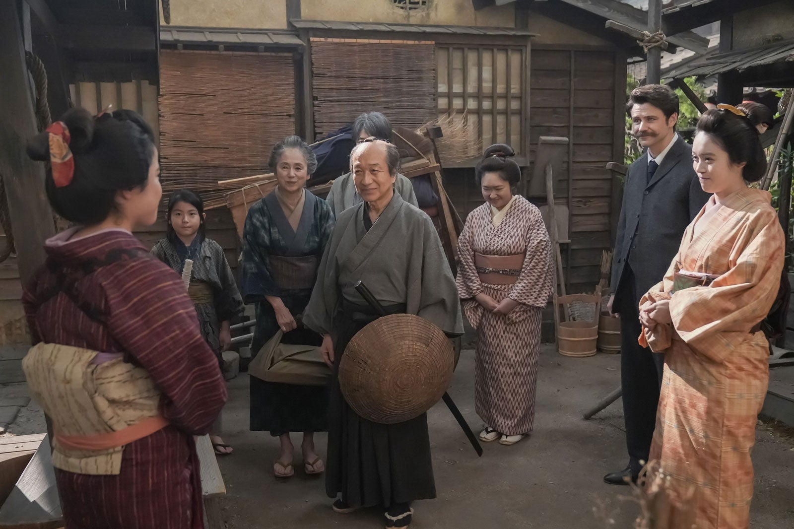 円井わん、朝加真由美、小日向文世、池脇千鶴、トミー・バストウ、高石あかりら「ばけばけ」第71話（C）NHK