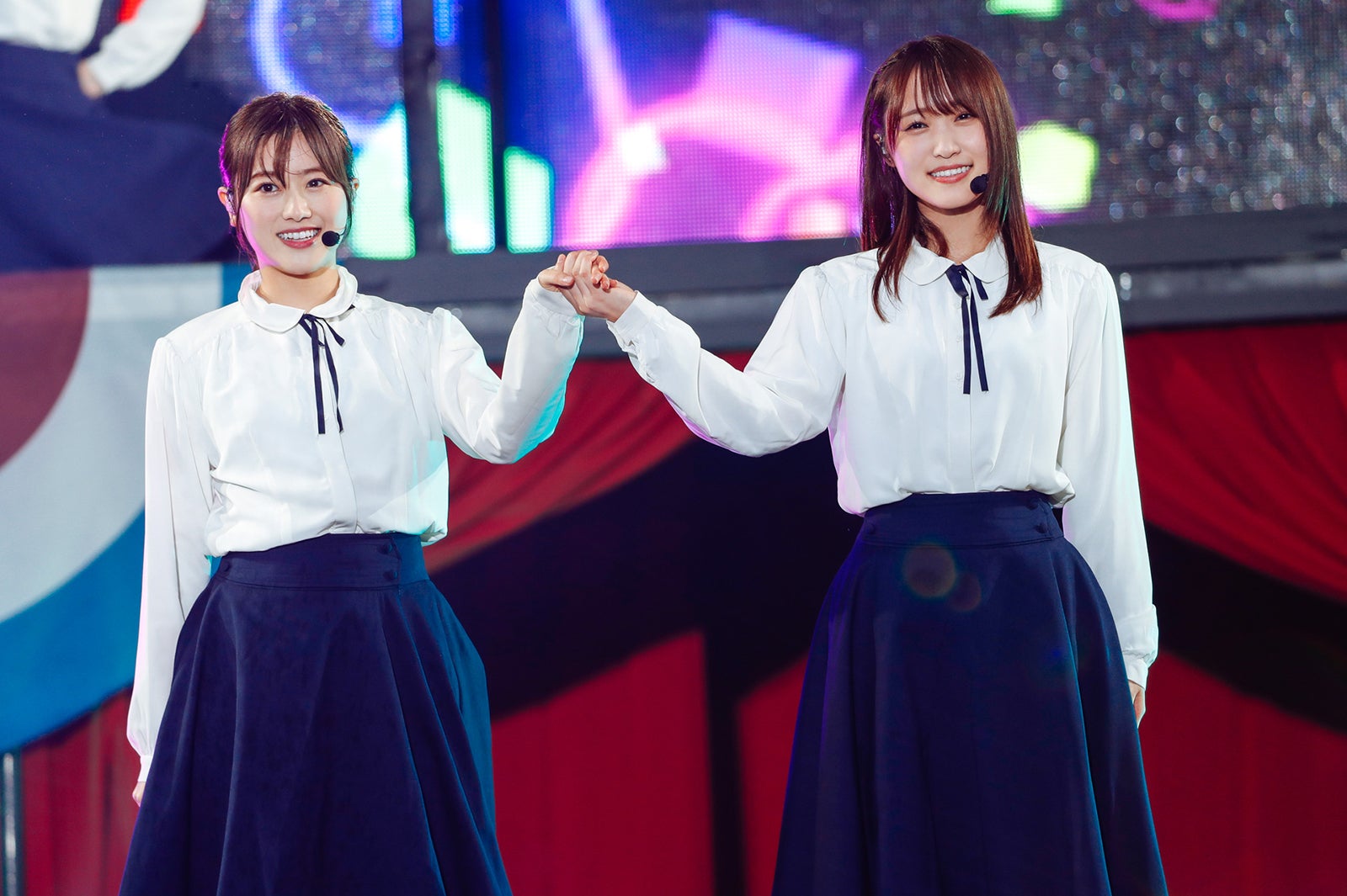 守屋茜、菅井友香／「欅共和国2019」7月6日公演／撮影：上山陽介