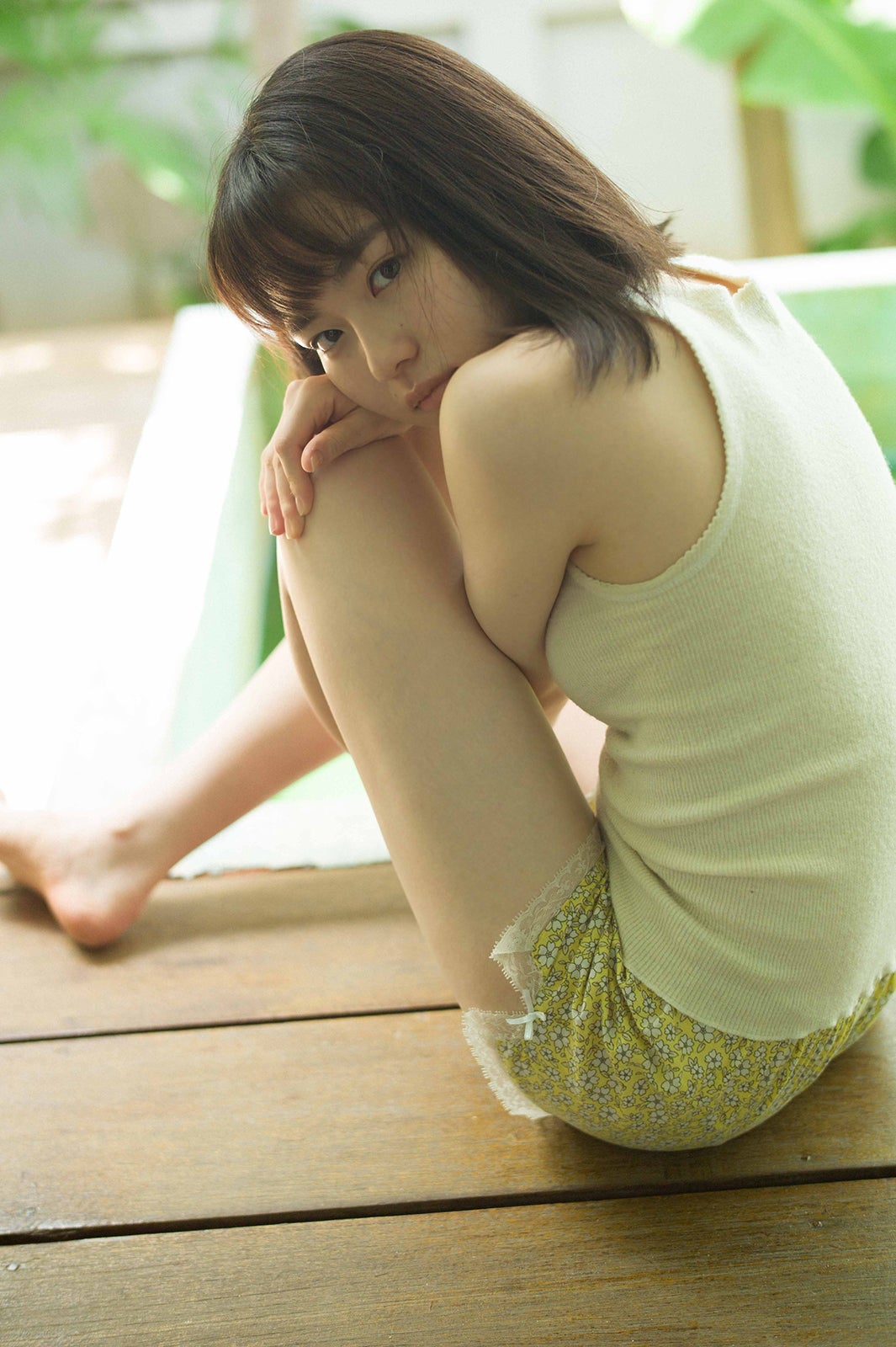 注目の若手女優 山田杏奈 初水着撮影に挑戦 透明感あふれる素肌で