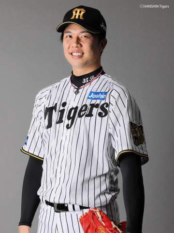 阪神・梅野、才木 母の日に「ローズピンク」ネックレス着用 才木は24年にDeNA戦で完封勝利