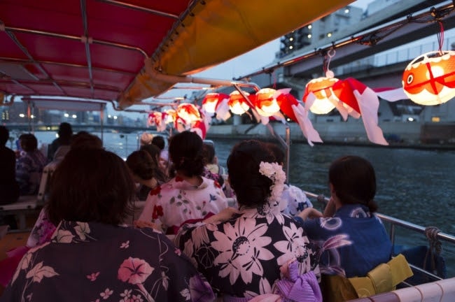 日本橋納涼金魚ちょうちん船／画像提供：新日屋