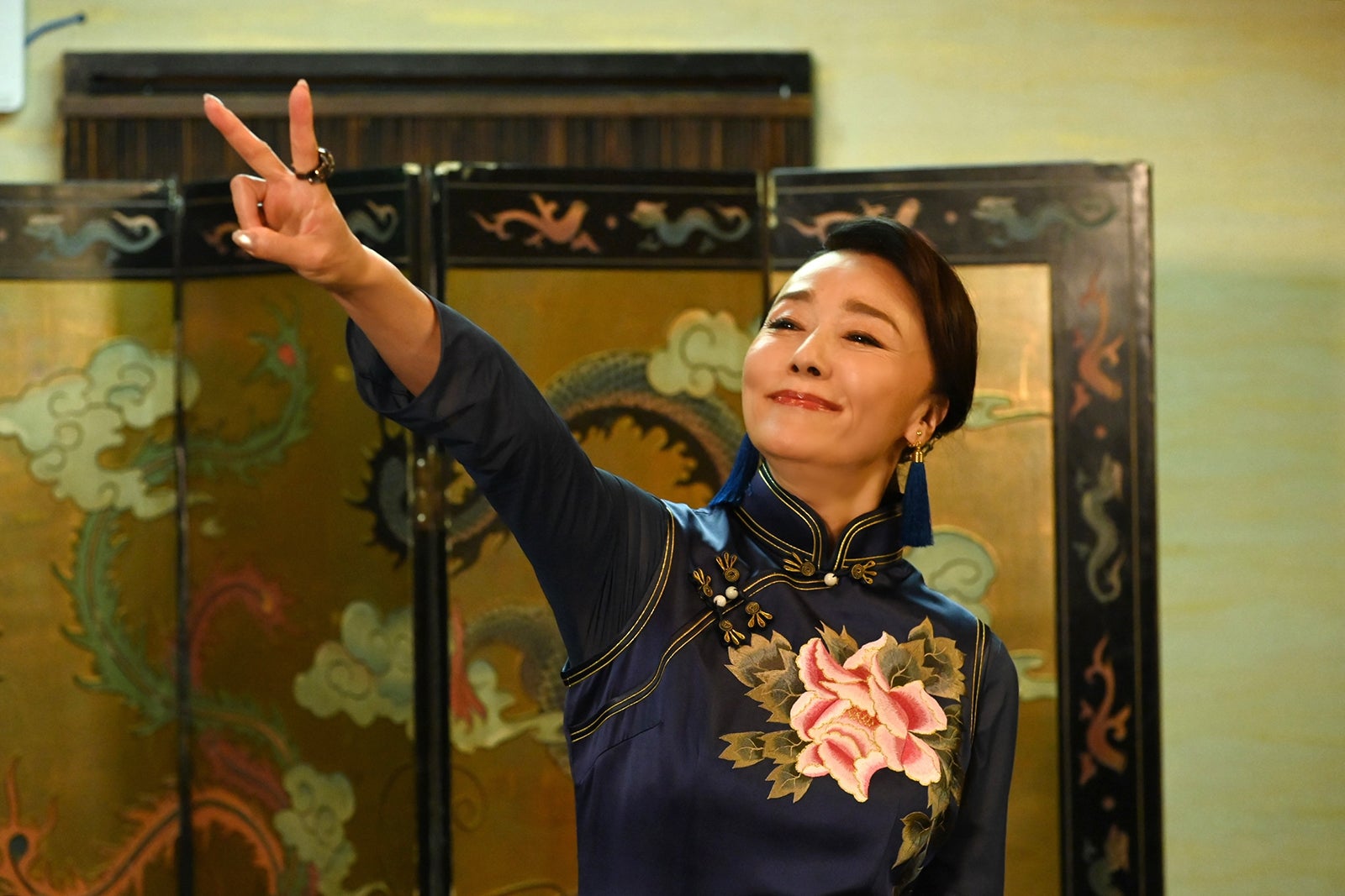 浅野ゆう子「ミッドナイト屋台2～ル・モンドゥ～」（C）東海テレビ