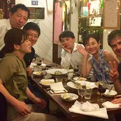 報道のみなさんと。永島優美アナのお父さんで、サッカー解説者の永島昭浩さんもいます。10年以上前から続く楽しい飲み先輩です（提供写真）