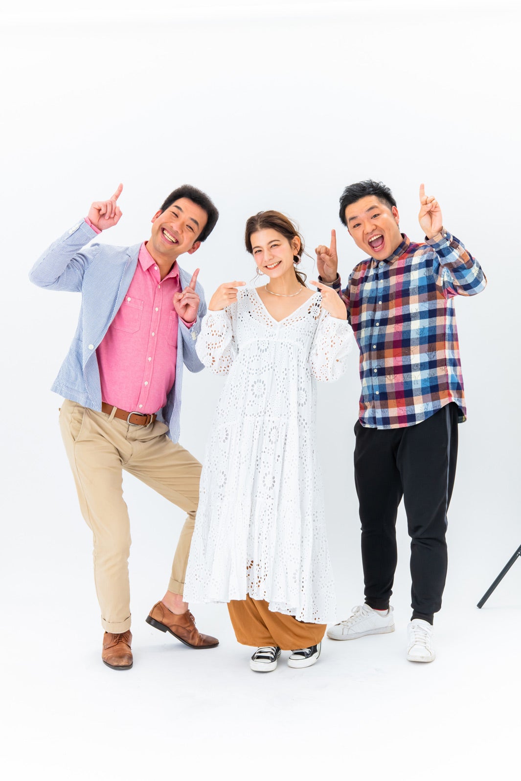 （左から）のりを、スザンヌ、たく（提供写真）