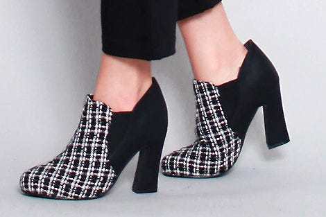 チャンキーヒール美脚サイドゴアブーツ「salus」2,490円(税込)/画像提供:salus