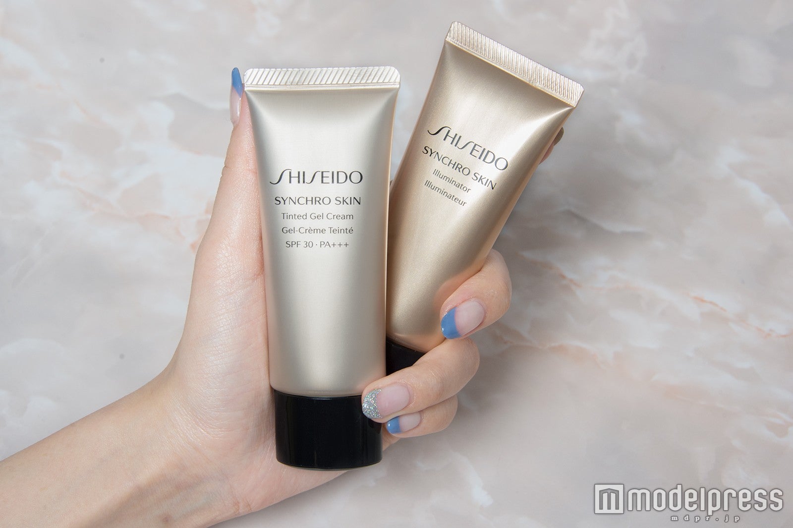 （左から）「シンクロスキン ティンティッド ジェルクリーム」「シンクロスキン イルミネーター」（C）モデルプレス