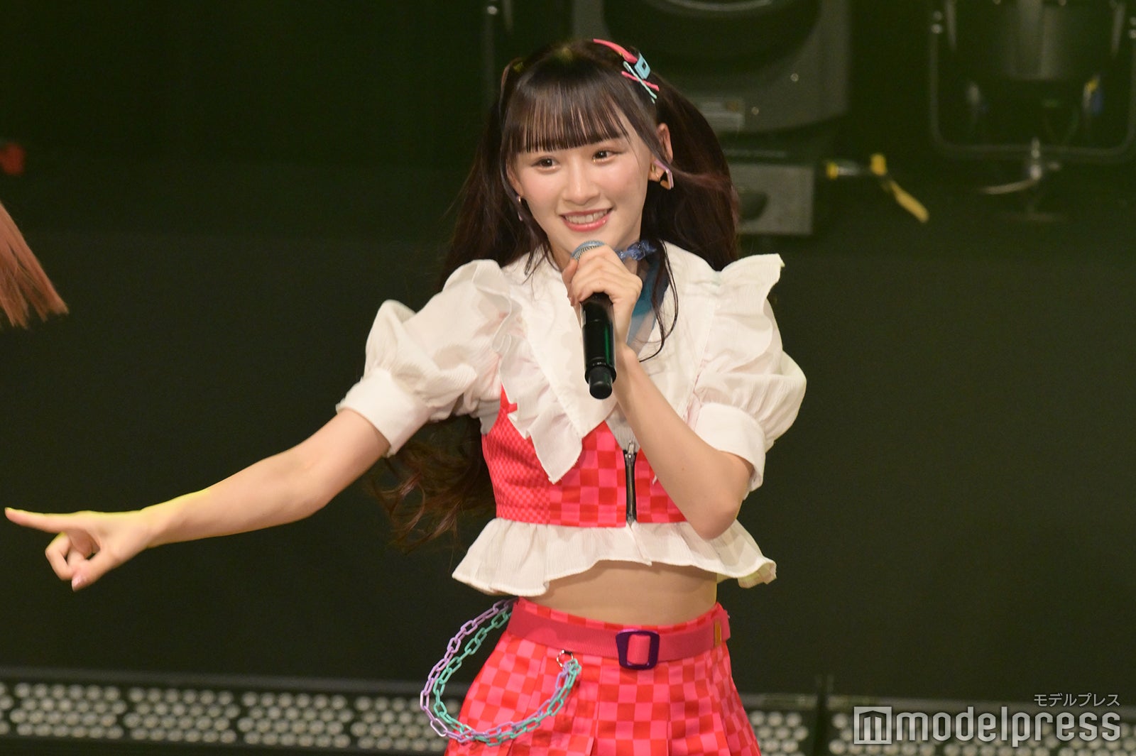 =LOVE （C）モデルプレス