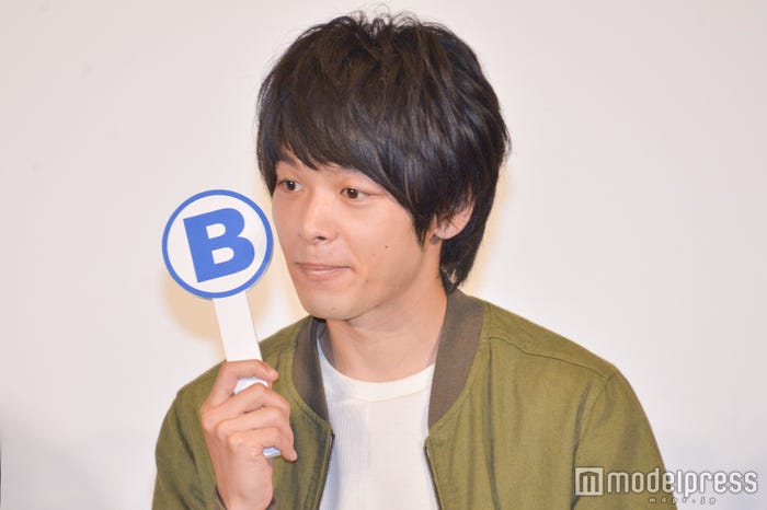 バナナ鑑定士・中村倫也(C)モデルプレス