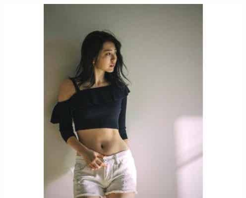 鈴木愛理の“美腹筋”に反響「引き締まってる」「かっこいい」感嘆の声続々