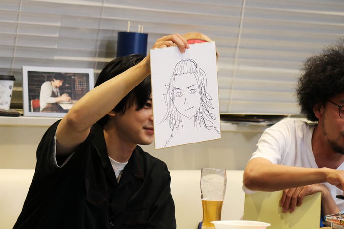 お絵描きコーナーで『東京リベンジャーズ』のマイキーを披露した吉沢亮(画像提供:所属事務所)