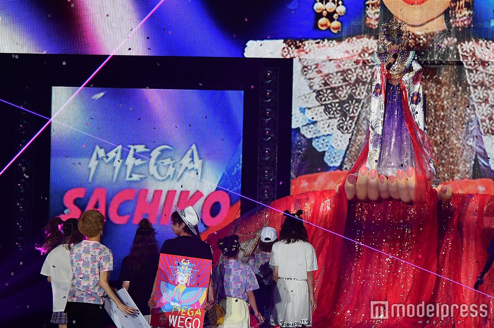 （C）モデルプレス