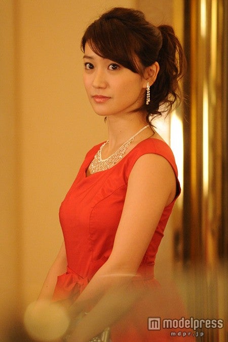 大島優子、ドレス姿でクラブに潜入