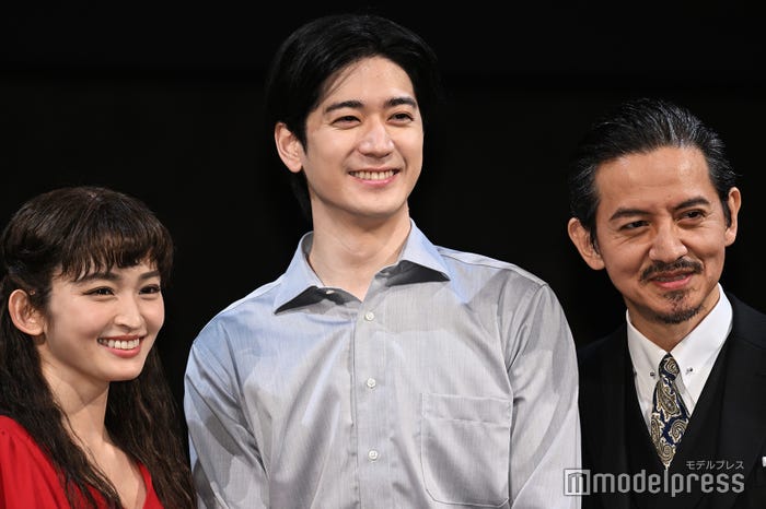 岡本玲、中島裕翔、岡本健一(C)モデルプレス