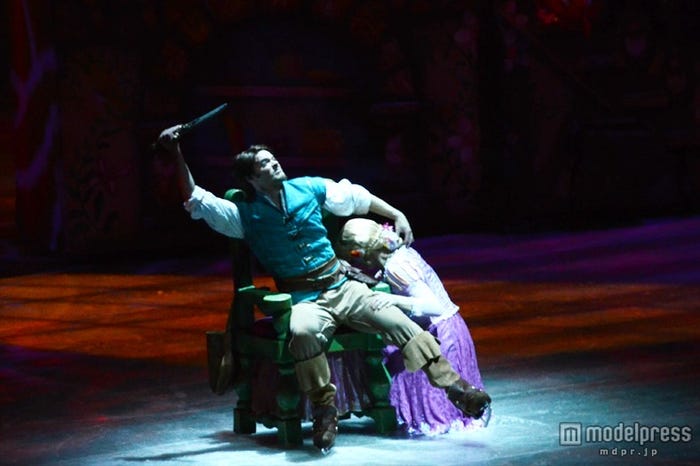 「ディズニー・オン・アイス」ラプンツェルの髪の毛を切ってしまう