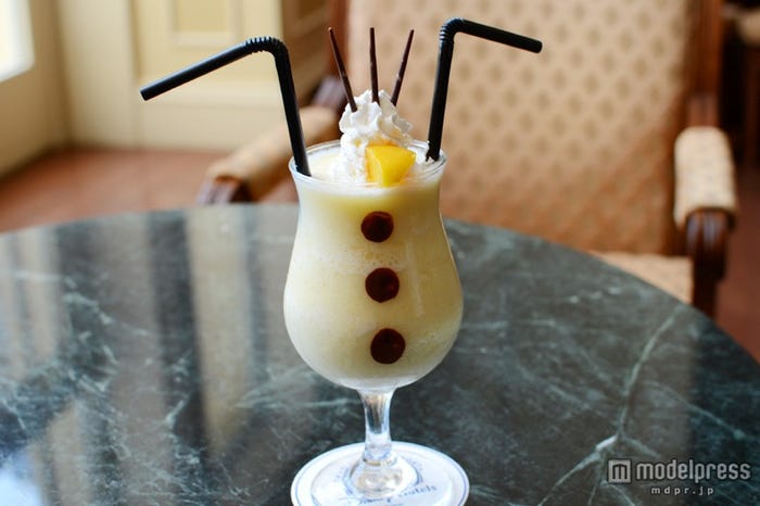 雪だるまのオラフをイメージしたカクテル