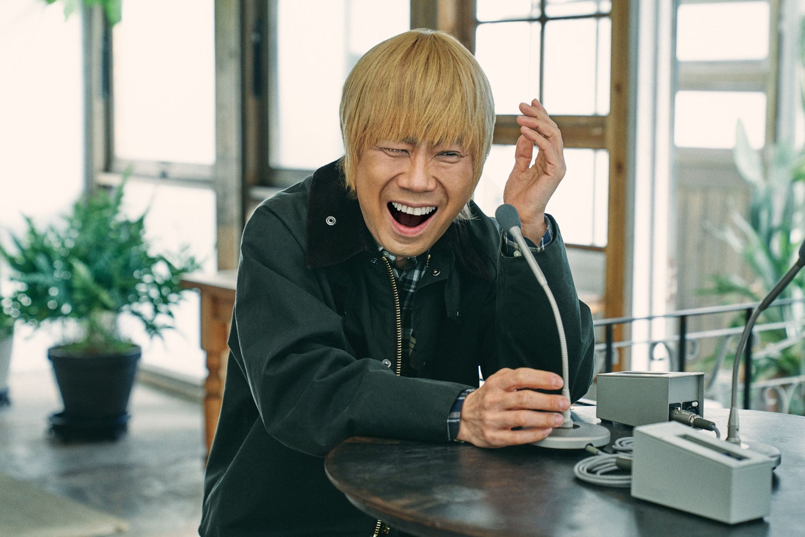 活動休止中の松浦亜弥、涙でマシュー南と感動の再会 久々ラジオ出演「すぐ出るって言いました」