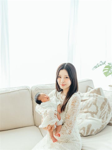 28歳美女インフルエンサー、愛娘のニューボーンフォト披露「とにかく可愛くて、愛おしくて」