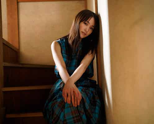 櫻坂46菅井友香、キャプテンとしての葛藤と不安語る「B.L.T.」卒業グラビア披露