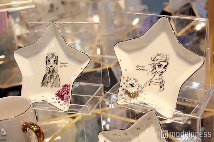 プレート(C)Disney