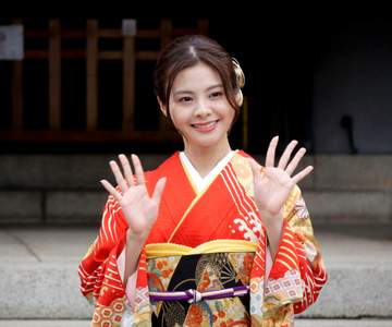 元NGT48本間日陽 2027年の願いは「芸能界を逆に乗っ取りたい」！？ 「日枝神社はつもうで」イメキャラ就任で振り袖姿披露