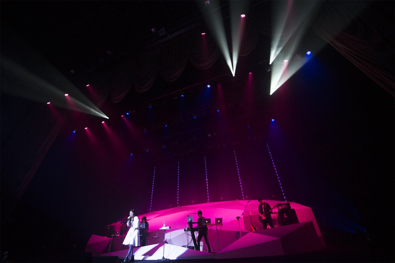 「大塚 愛 LOVE IS BORN ～14th Anniversary 2017～」（写真提供：avex）
