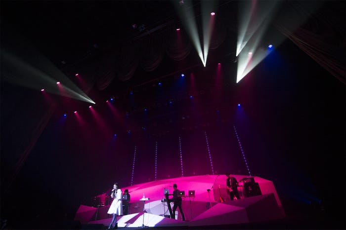 「大塚 愛 LOVE IS BORN ~14th Anniversary 2017~」(写真提供:avex)