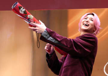 Snow Man佐久間 オカダ・カズチカ夫人の「レギンス タンクトップ」米生活に刺激？ 「俺もスパッツにタンクトップででようかな」