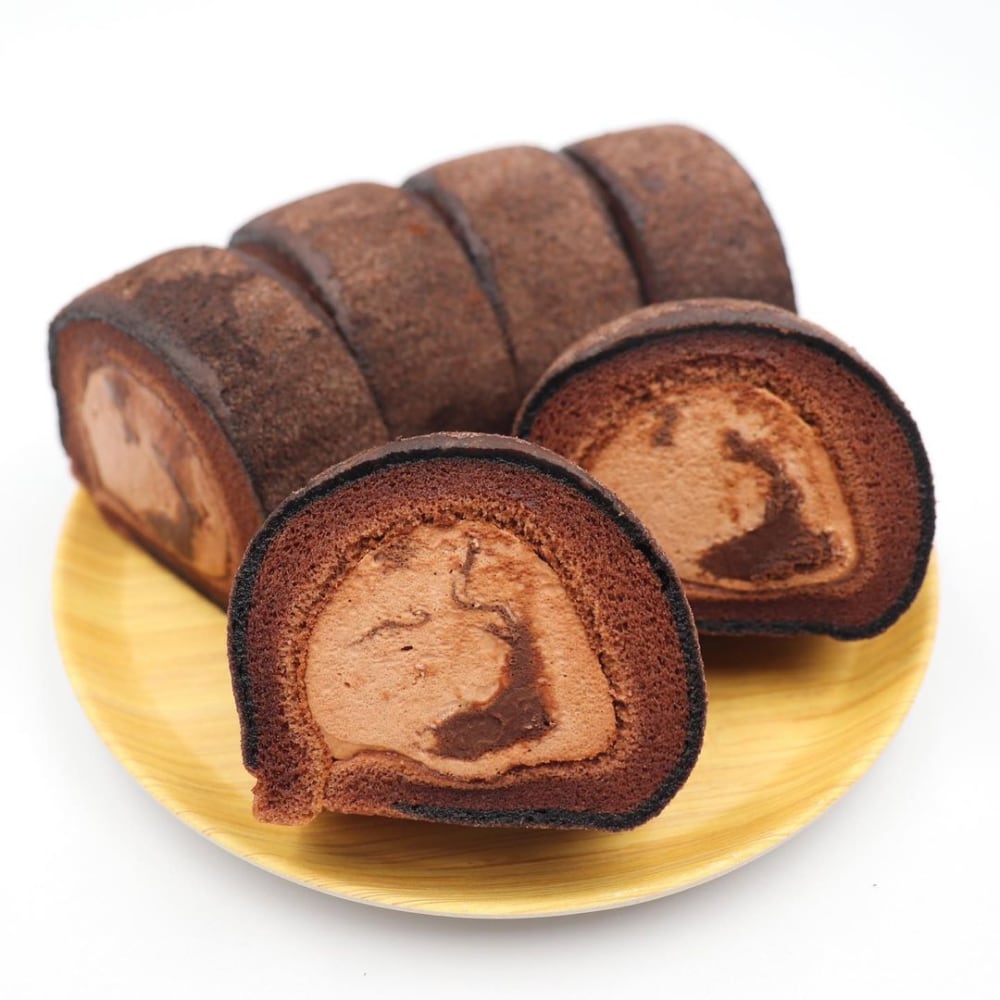 お餅で巻いたもち食感ロールショコラ