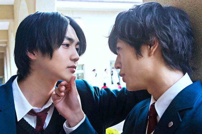 吉野北人、“壁ドン”披露!/映画『私がモテてどうすんだ』(C)2020『私がモテてどうすんだ』製作委員会(C)ぢゅん子/講談社