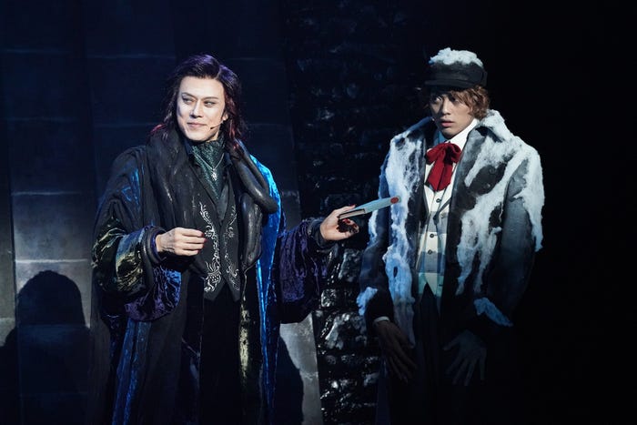 ミュージカル「ダンス オブ ヴァンパイア」(左から)クロロック伯爵:山口祐一郎、アルフレート:東啓介(提供写真)