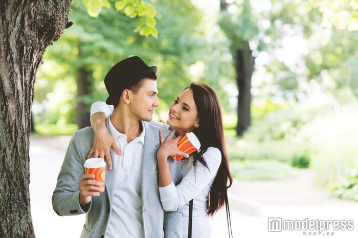 距離を縮めるきっかけは会話から(photo-by-Maksim-Šmeljov/Fotlia)