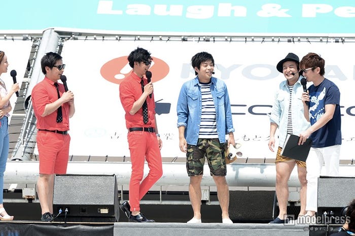 (左から)8.6秒バズーカー、バンビーノ、オリエンタルラジオ・藤森慎吾