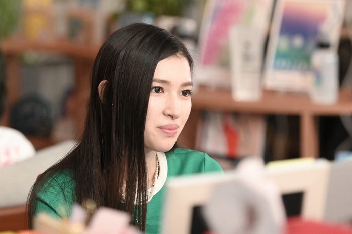 長見玲亜/「婚姻届に判を捺しただけですが」第2話より(C)TBS